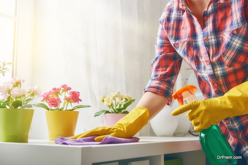 woman makes cleaning