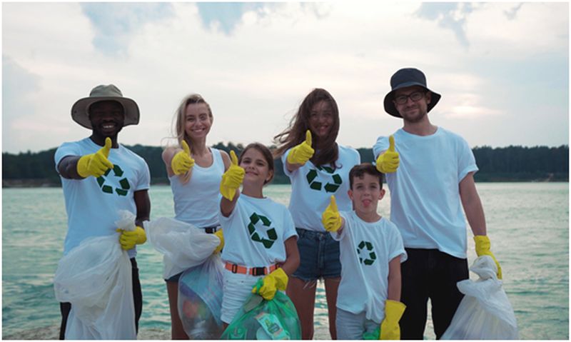 volunteer beach cleaners