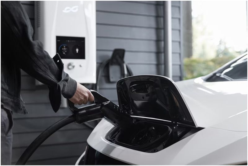 charging the electric car